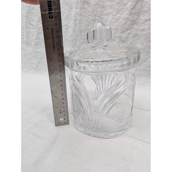 Vintage crystal biscuit jar cookie jar, lidded jar etched glass 8" tall - Picture 2 of 6